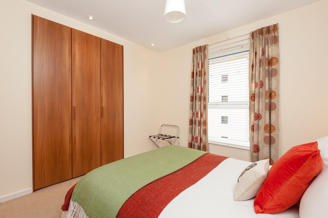 The Holyrood Road Residence Единбург Номер фото