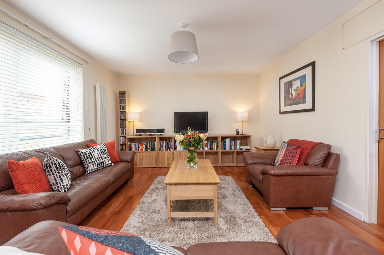 The Holyrood Road Residence Единбург Номер фото