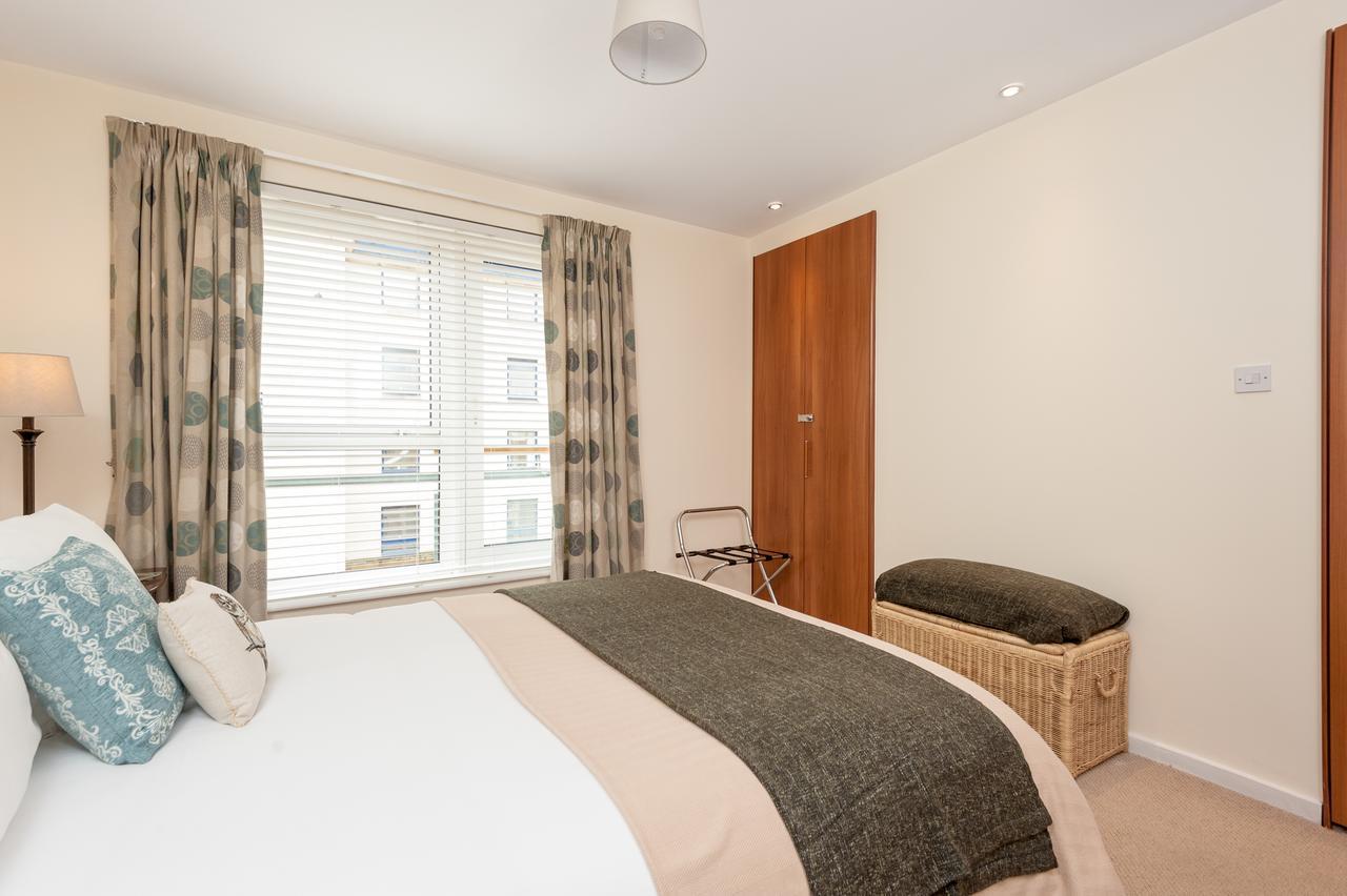 The Holyrood Road Residence Единбург Номер фото